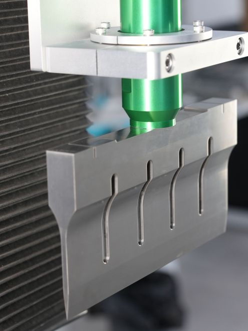 What is the difference between laser cutting and ultrasonic cutting?