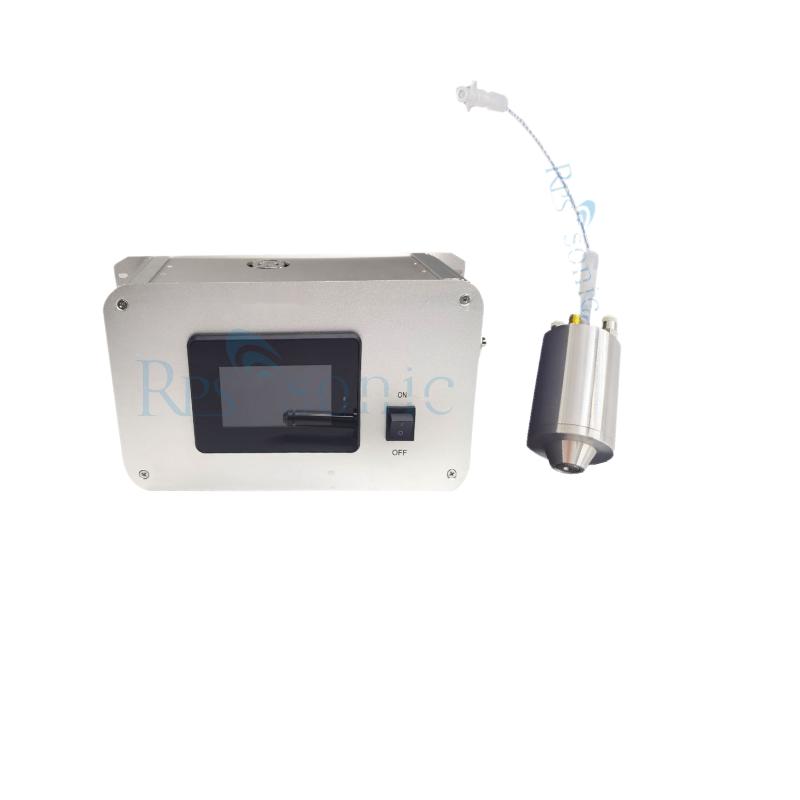 Ultrasonic spraying machine spraying flux