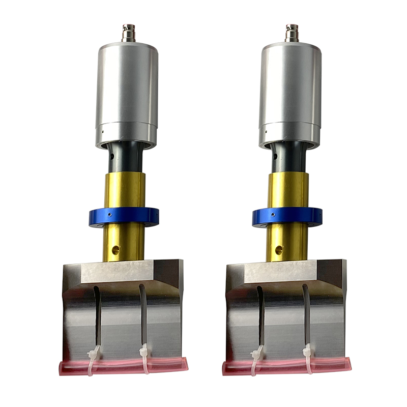 The difference between ultrasonic rubber cutting knives and traditional blades