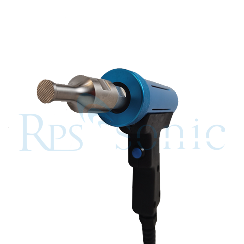 Ultrasonic spot welder with digital generator for plastic welding Ultrasonic spot welder with digital generator for plastic welding