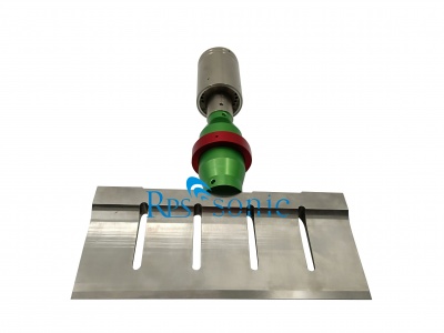 20Khz Stable Titanium Blade Ultrasonic Food Cutting Machine For Bread Cake 20Khz Stable Titanium Blade Ultrasonic Food Cutting Machine For Bread Cake