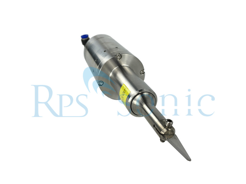 30Khz Robotic Ultrasonic Cutting System for plastic/nonwoven cutting