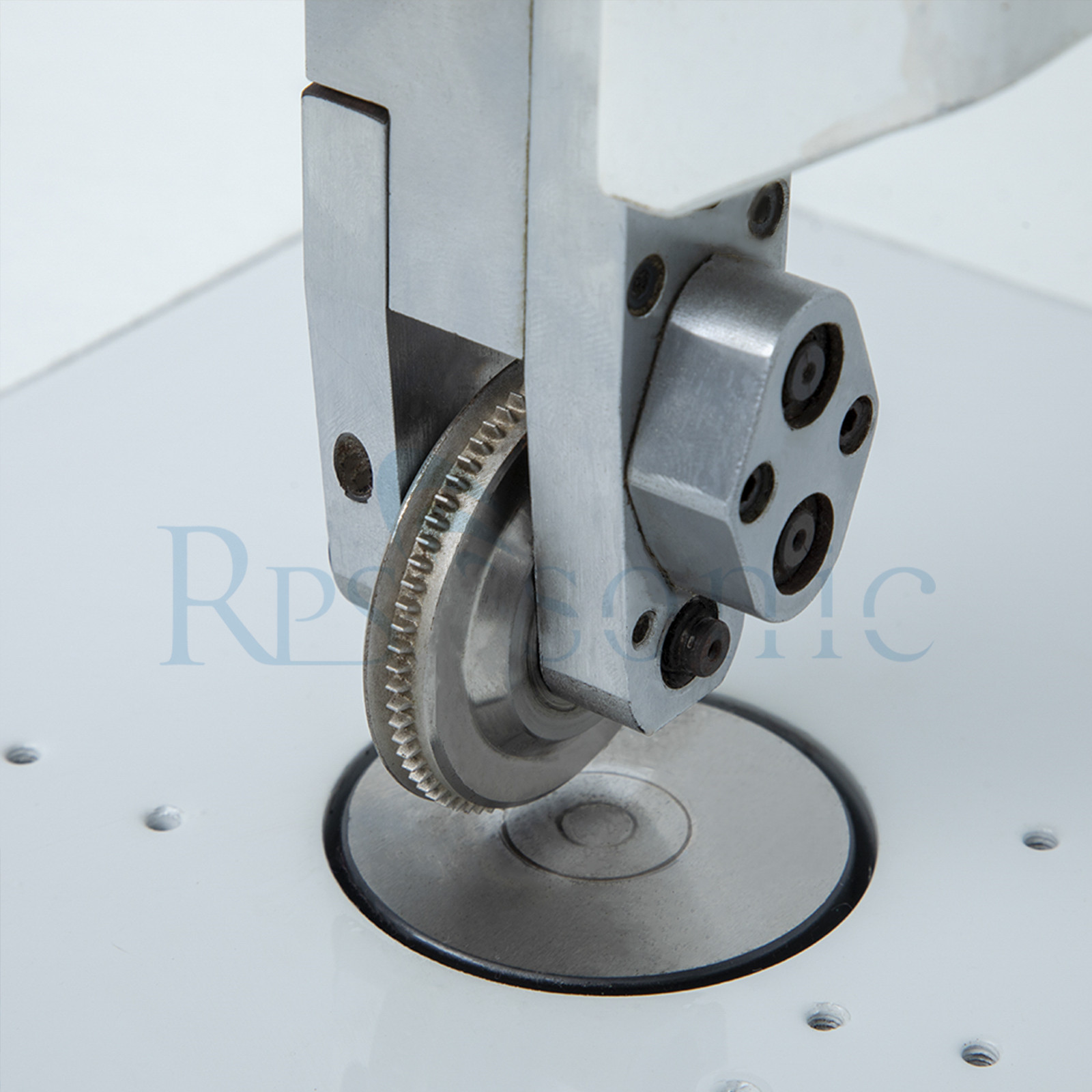 Quoted price for China Ultrasonic Lace Sewing Machine for Surgical Coat (CE) Quoted price for China Ultrasonic Lace Sewing Machine for Surgical Coat (CE)